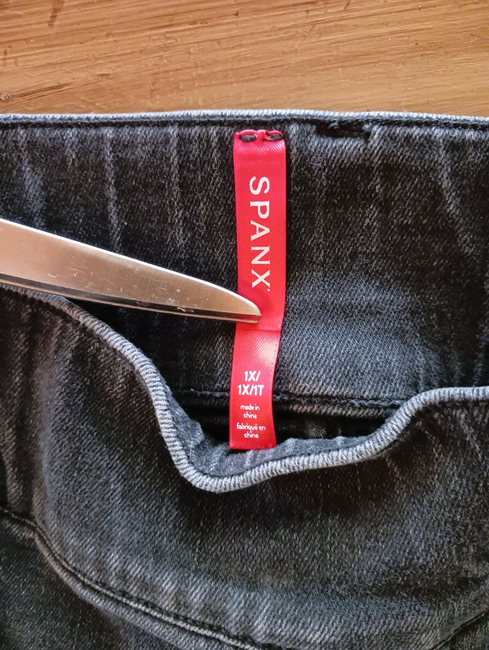Spanx Womens 1X Black Stretch Jeans Jeggings Faux Front Pockets Pull On Style - Picture 2 of 9